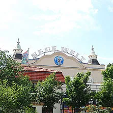 Huxleys Neue Welt logo